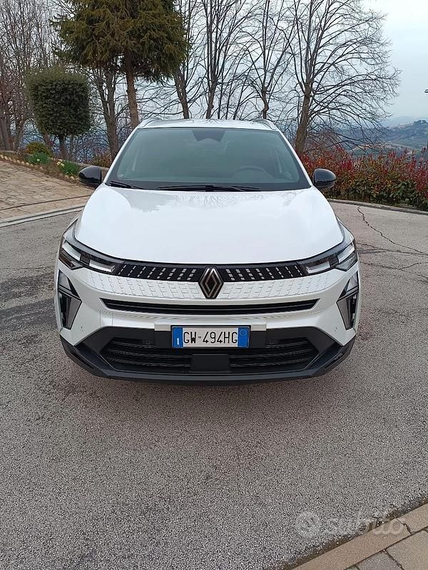 Usata Renault Captur Techno 101 CV (74 kW) 2024 Bianco SUV