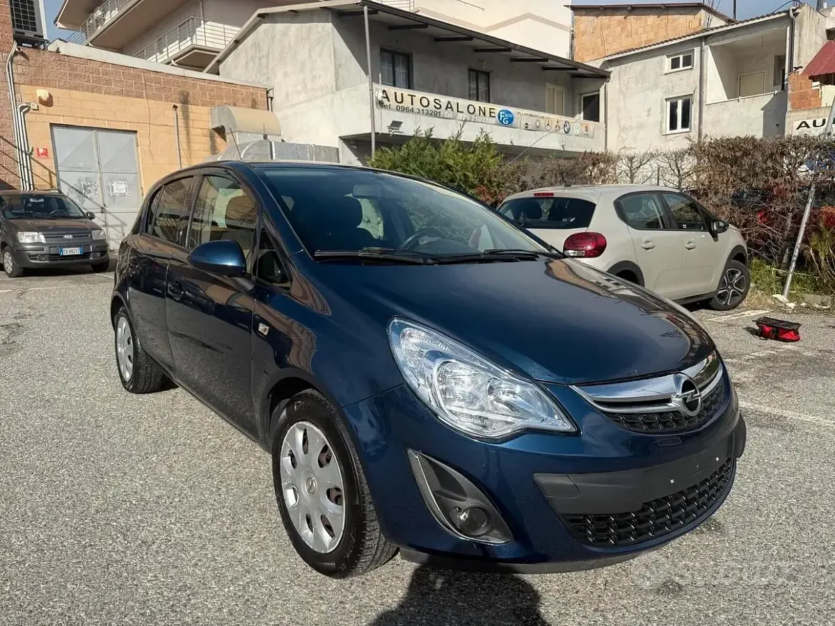 Usata Opel Corsa Edition 75 CV (55 kW) 2014 Blu Utilitaria