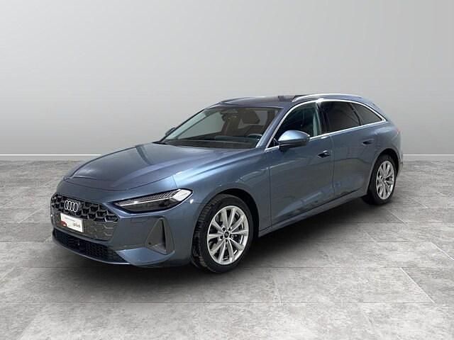 Blu horizon metallizzato Usata 2025 Audi A5 Sportback Advanced Due volumi | 48.800 € (Molto cara) - Immagine 1/4