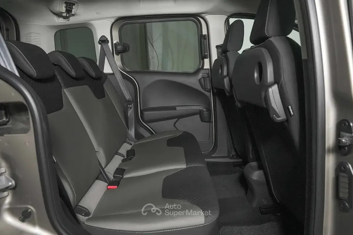 Usata Ford Tourneo Courier S 75 CV (55 kW) 2020 Argento Monovolume