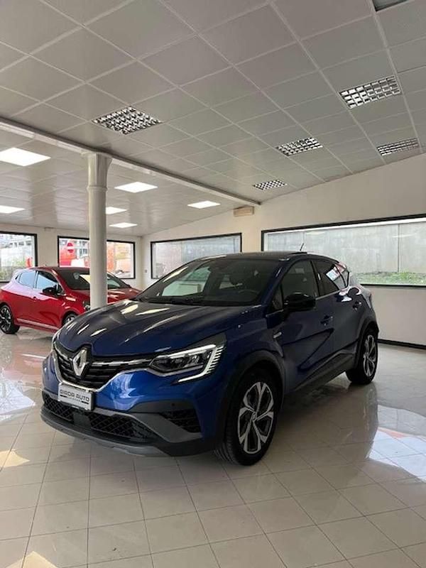 Usata Renault Captur RS Line 92 CV (67 kW) 2022 Blu iron tetto nero SUV