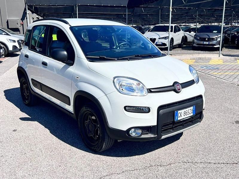 Usata Fiat Panda 4x4 Wild 84 CV (61 kW) 2022 Bianco Utilitaria