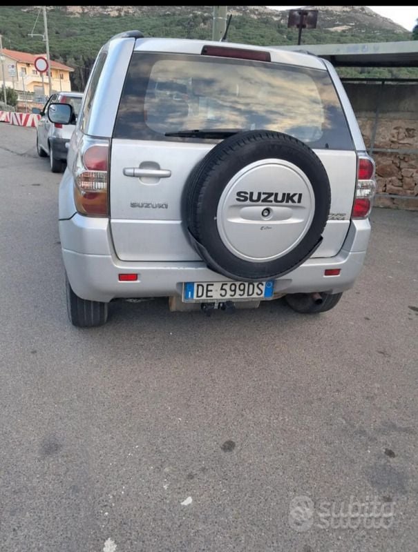 Usata Suzuki Grand Vitara 129 CV (94 kW) 2006 Grigio SUV