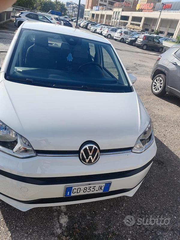 Usata VW up! Move 65 CV (47 kW) 2021 Bianco Utilitaria