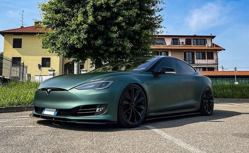Verde Usata 2015 Tesla Model S Utilitaria | 21.000 € (Molto cara) - Immagine 1/4