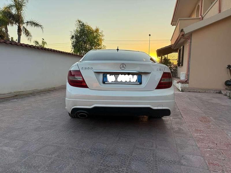 Usata Mercedes C250 Edition 1 204 CV (150 kW) 2012 Bianco Coupé