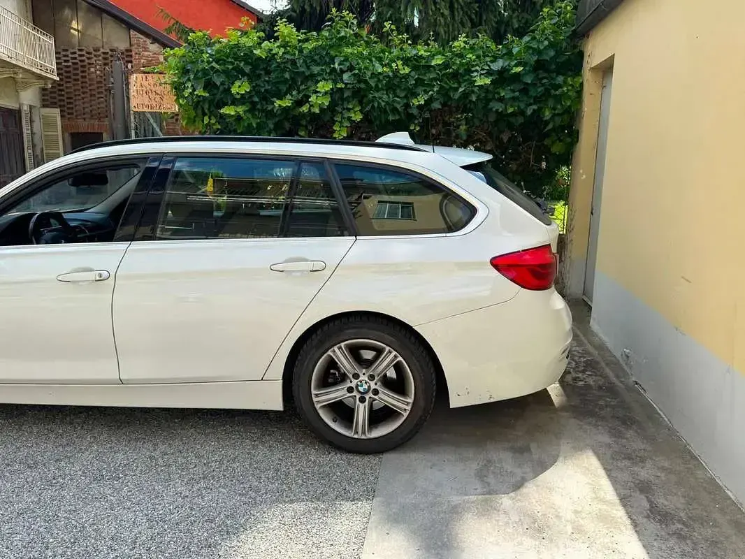Usata BMW 318 Sport Line 150 CV (110 kW) 2018 Bianco Station wagon