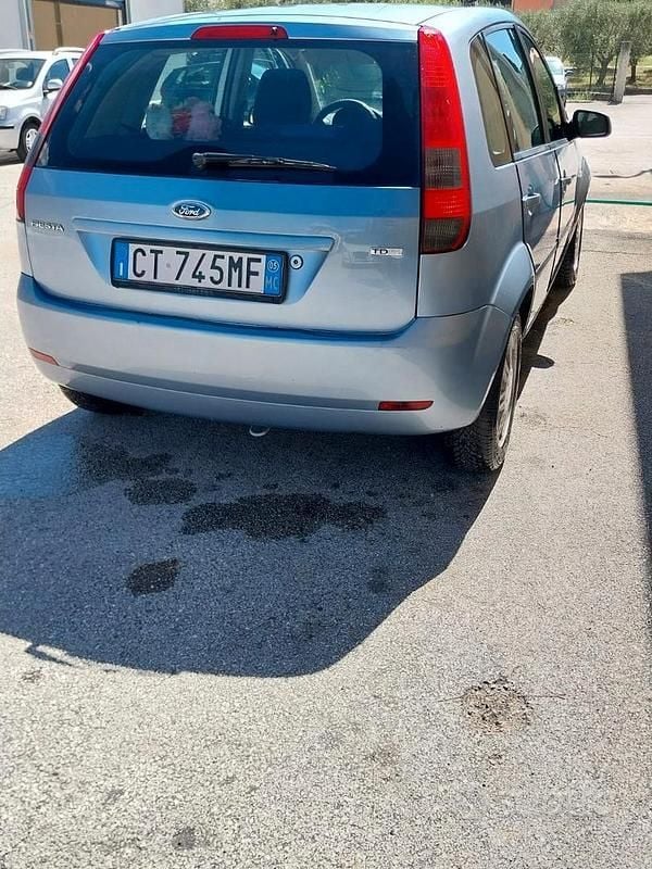 Usata Ford Fiesta 68 CV (50 kW) 2005 Utilitaria