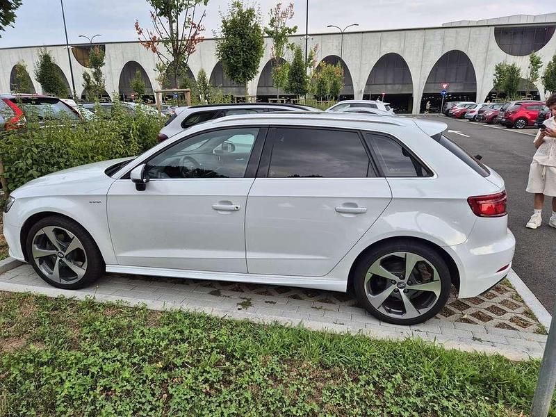 Usata 2017 Audi A3 Sportback e-tron Ambiente Due volumi | 19.000 € - Immagine 1/4