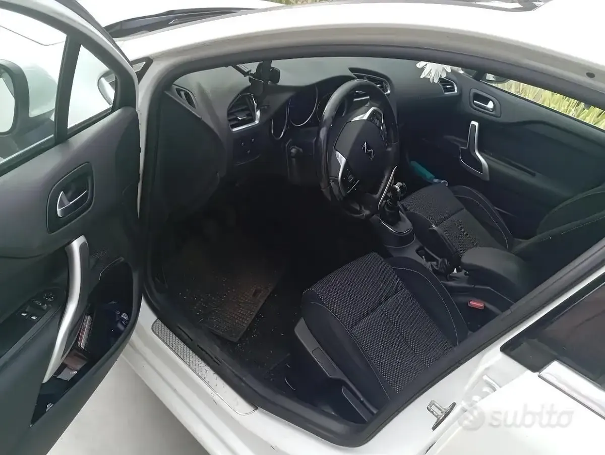 Usata Citroën DS4 111 CV (81 kW) 2012 Bianco Utilitaria