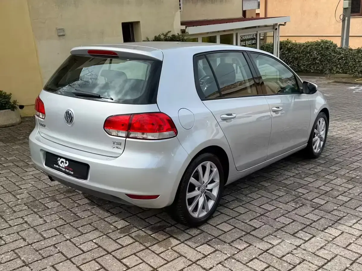 Begagnad VW Golf VI Comfortline 105 HK (77 kW) 2011 Grå Halvkombi