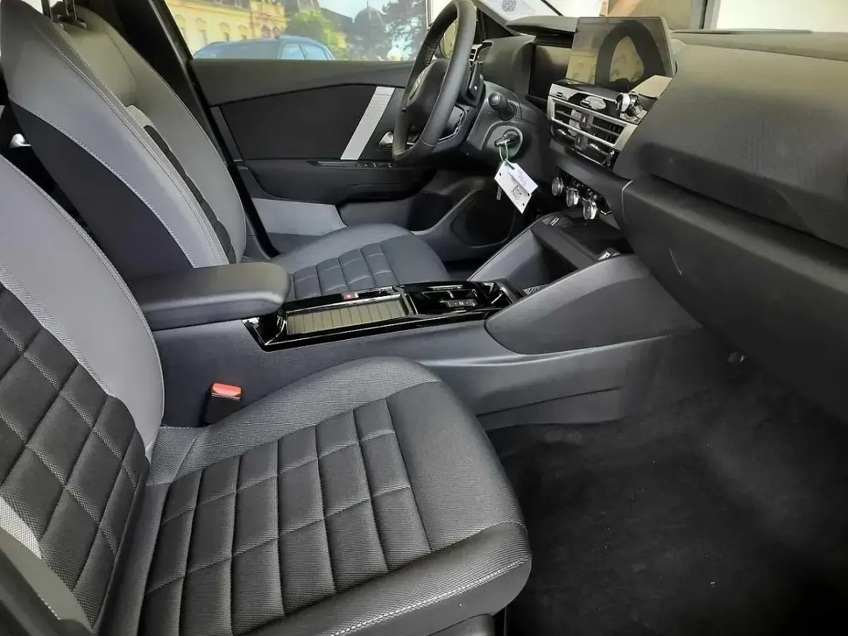 Nuova Citroën C4 PureTech 131 CV (96 kW) 2026 Verde SUV