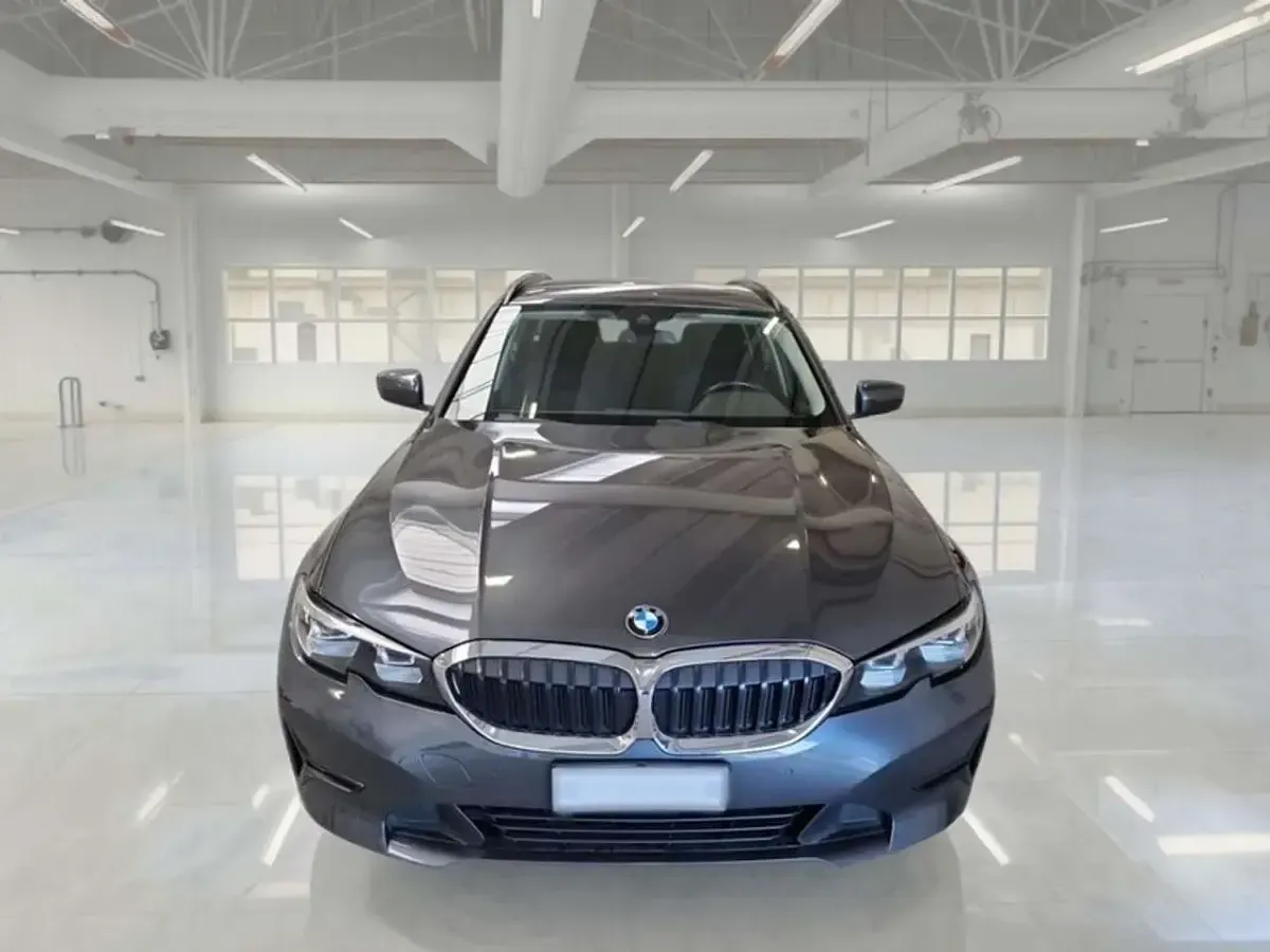 Usata BMW 320 Advantage 190 CV (139 kW) 2022 Grigio Station wagon