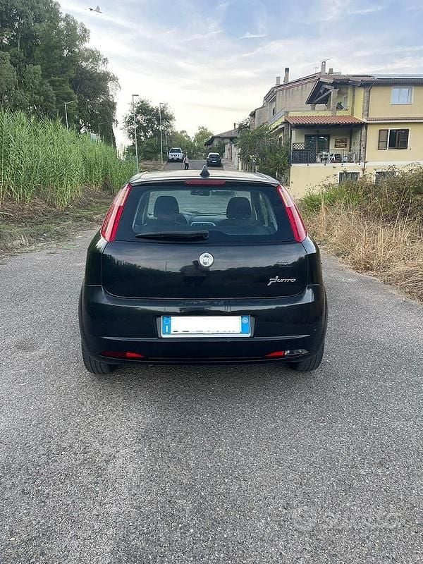 Usata Fiat Grande Punto Active 65 CV (47 kW) 2005 Nero Utilitaria