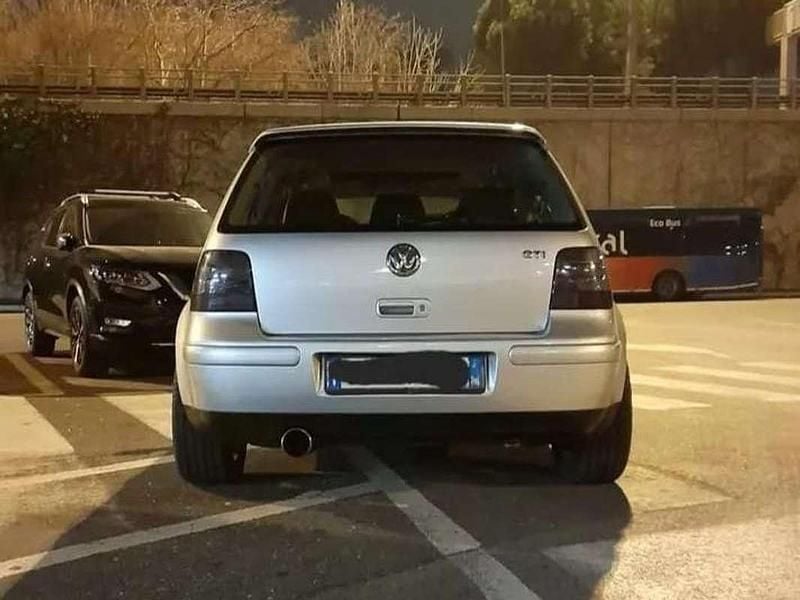 Usata VW Golf GTI 150 CV (110 kW) 2002 Argento Berlina