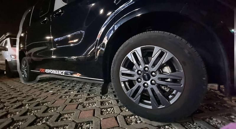 Usata Ford Tourneo Custom Titanium 170 CV (125 kW) 2024 Nero Furgone