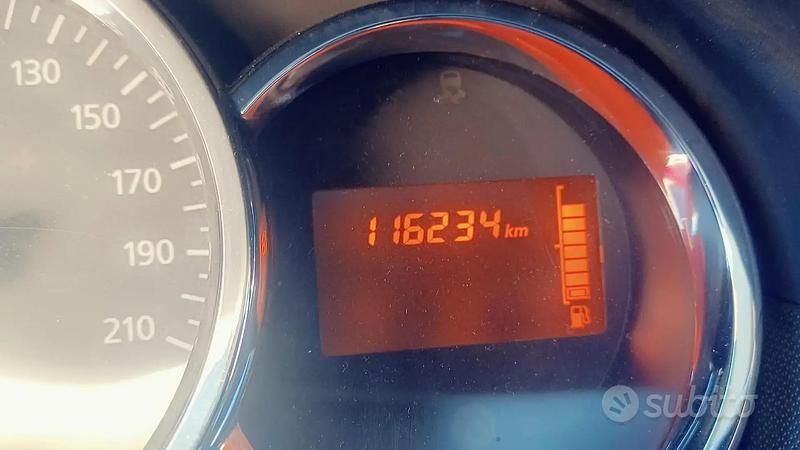 Usata Dacia Duster 110 CV (80 kW) 2016 Grigio SUV