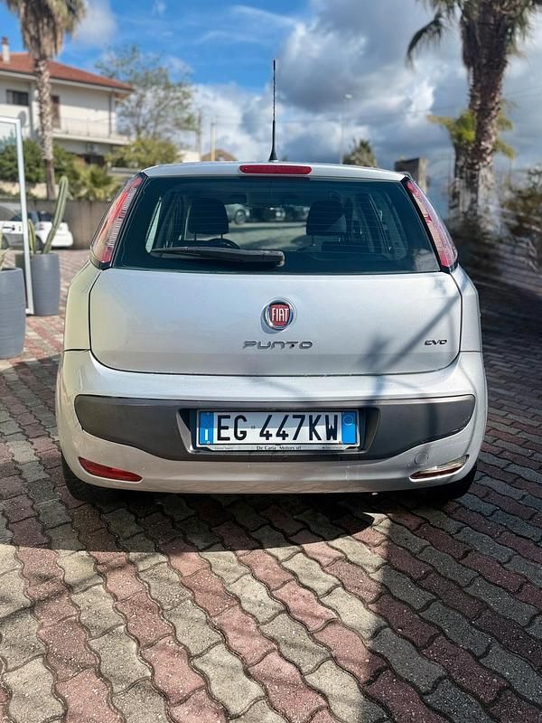 Usata Fiat Punto Evo 75 CV (55 kW) 2011 Argento Utilitaria