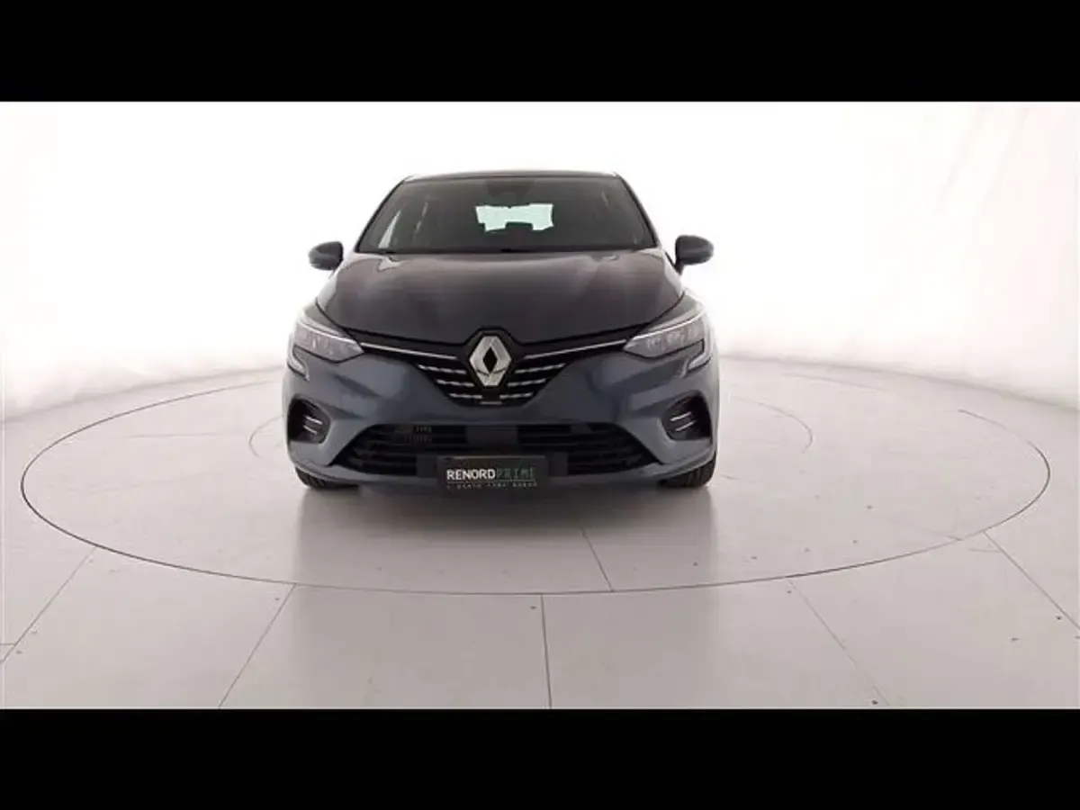 Usata Renault Clio V Intens 101 CV (74 kW) 2023 Grigio scuro Berlina