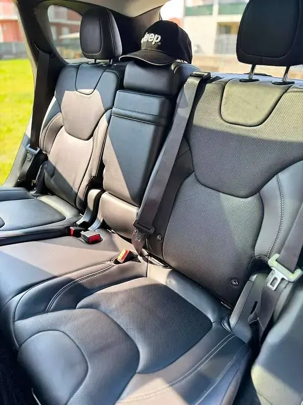 Usata Jeep Cherokee Overland 194 CV (142 kW) 2019 Grigio SUV