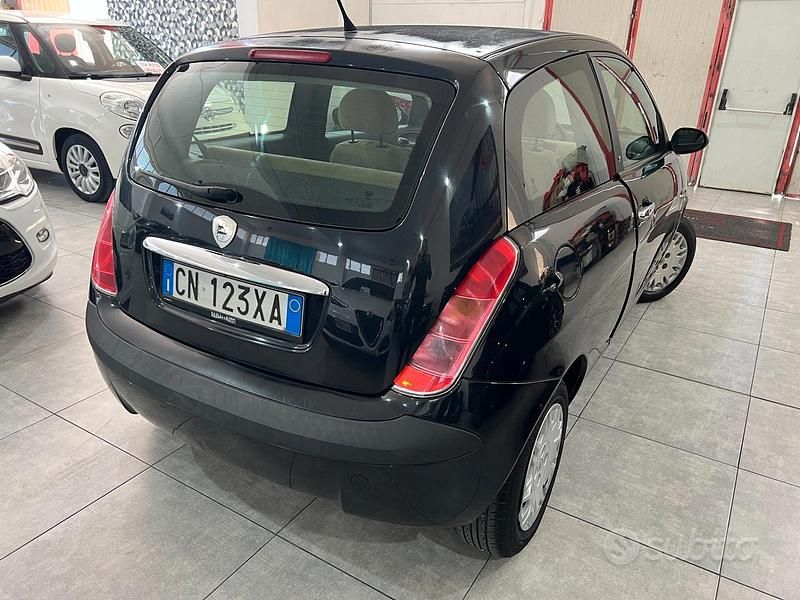 Usata Lancia Ypsilon 80 CV (58 kW) 2005 Nero Utilitaria