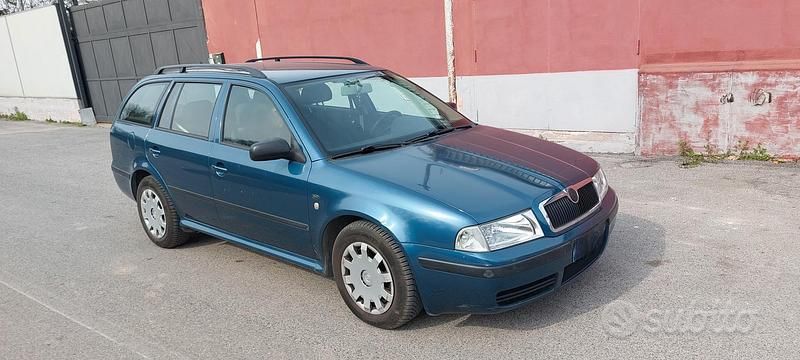 Usata Skoda Octavia Ambiente 90 CV (66 kW) 2003 Blu/azzurro Station wagon