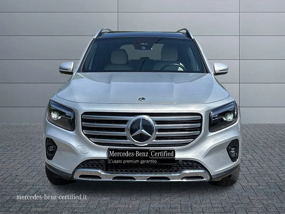 Usata Mercedes GLB200 Advanced Plus 150 CV (110 kW) 2024 Argento metallizzato SUV