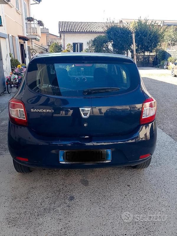 Usata Dacia Sandero Ambiance 75 CV (55 kW) 2015 Utilitaria