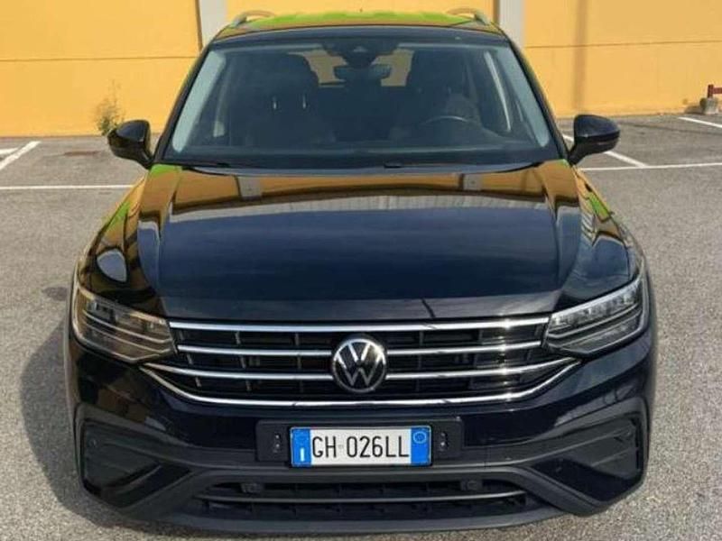 Blu/azzurro Usata 2022 VW Tiguan Allspace Elegance SUV | 26.900 € (Super prezzo) - Immagine 1/4