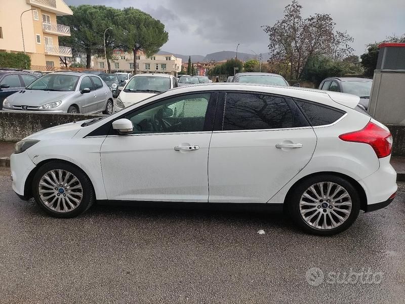 Usata Ford Focus Titanium 115 CV (84 kW) 2011 Bianco Coupé