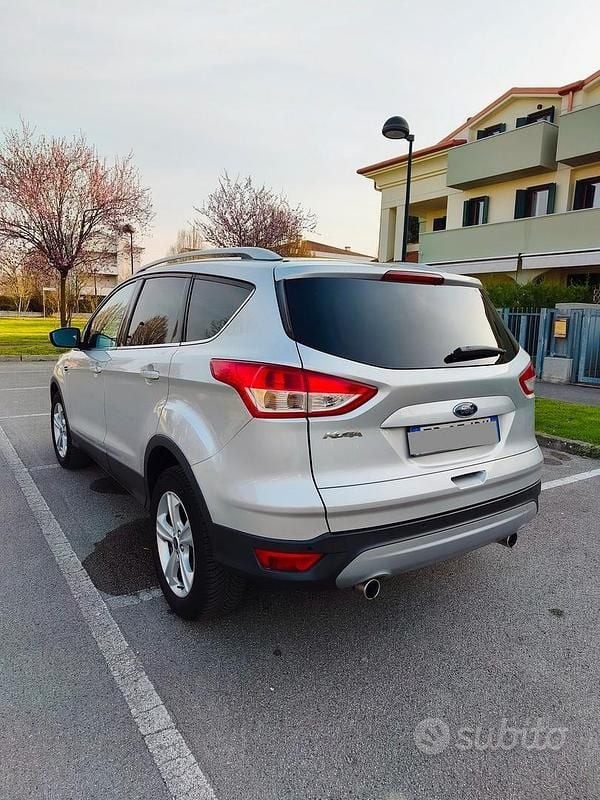 Usata Ford Kuga 115 CV (84 kW) 2017 Grigio SUV