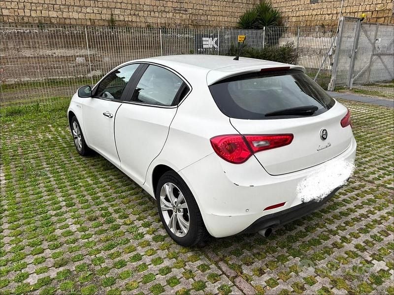 Usata Alfa Romeo Giulietta 105 CV (77 kW) 2012 Utilitaria
