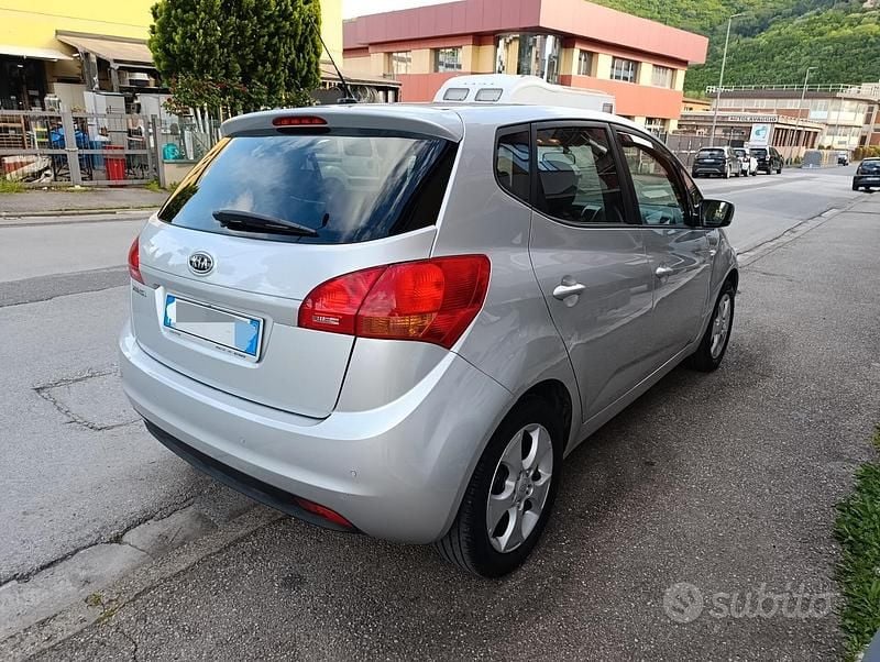Usata Kia Venga Active 90 CV (66 kW) 2012 Grigio Utilitaria