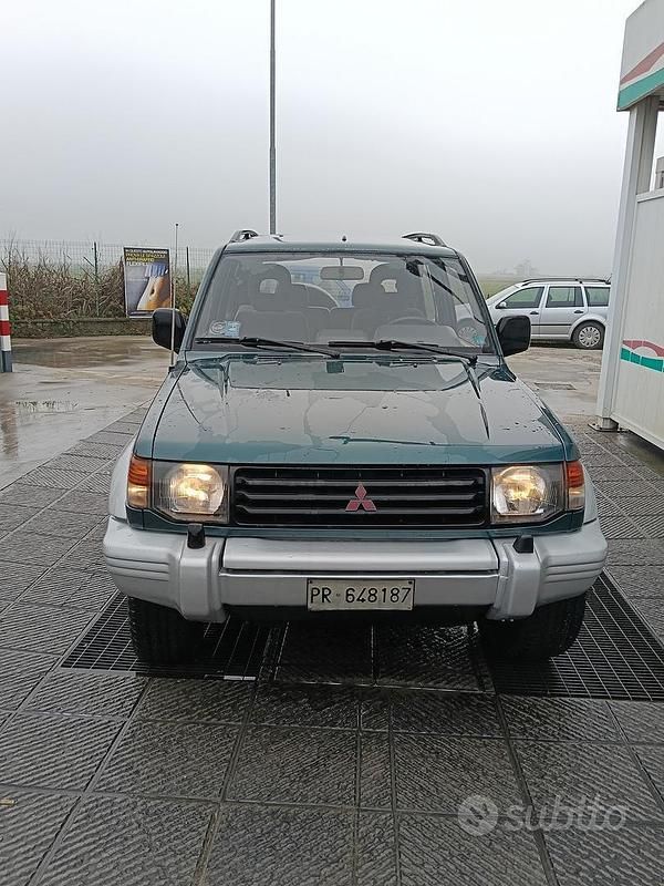 Usata Mitsubishi Pajero Select 99 CV (72 kW) 1993 Verde SUV