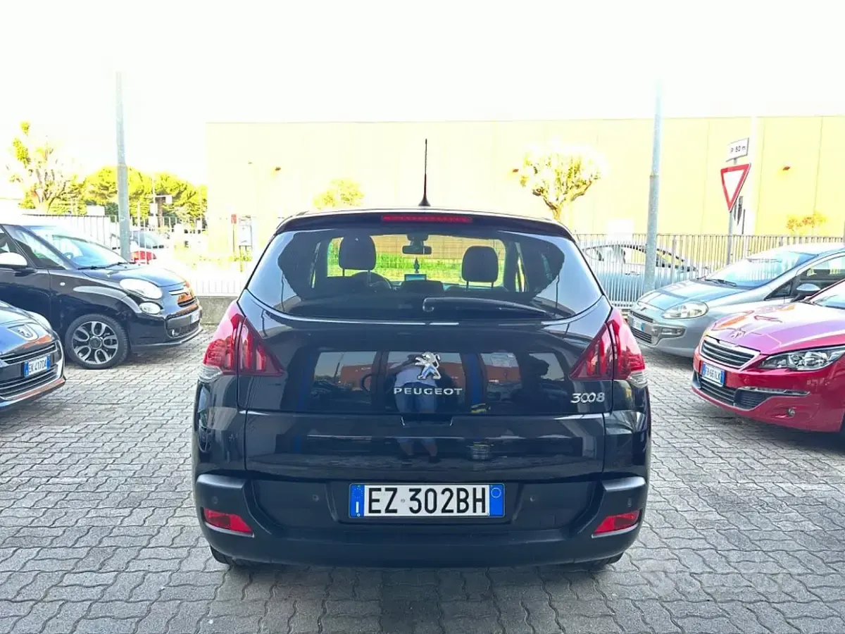 Usata Peugeot 3008 Allure 115 CV (84 kW) 2015 Nero Station wagon