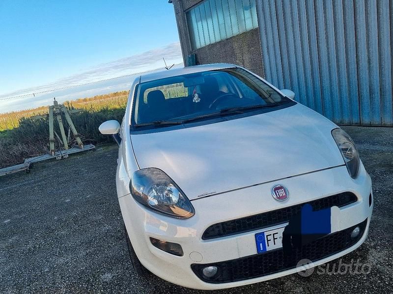 Bianco Usata 2016 Fiat Grande Punto Due volumi | 3500 € (Ottimo prezzo) - Immagine 1/4