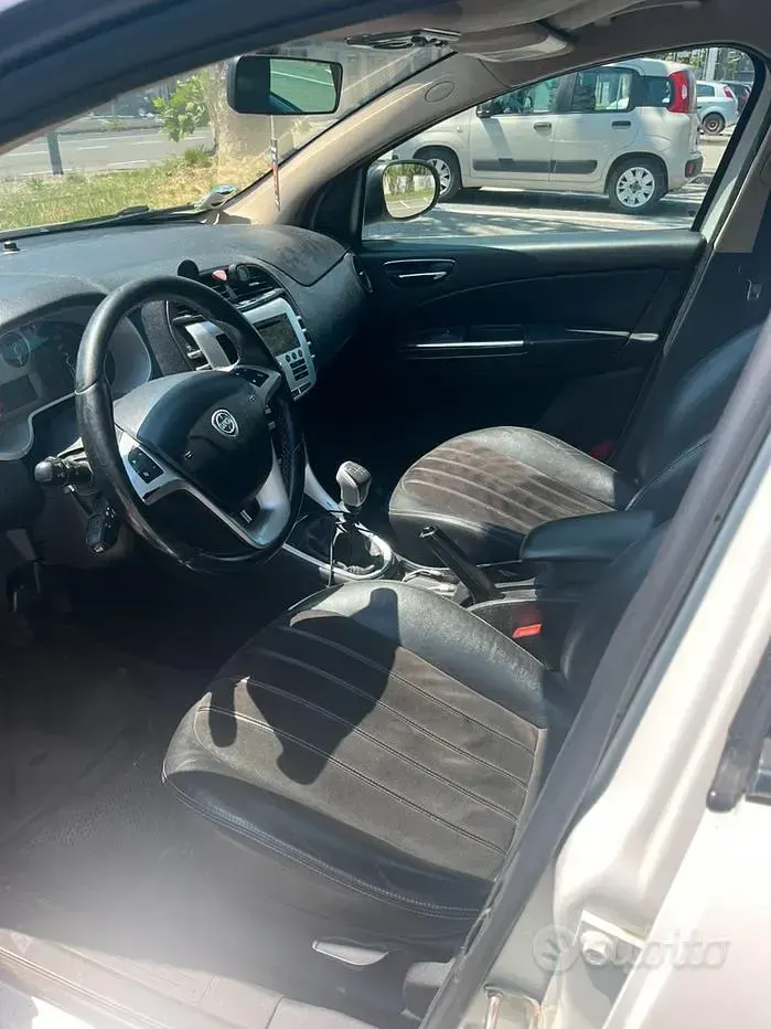 Usata Lancia Delta 132 CV (97 kW) 2013 Bianco Utilitaria