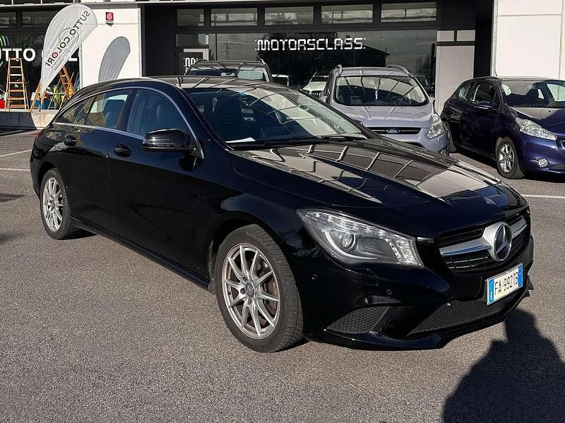 Usata Mercedes CLA200 Shooting Brake Executive 136 CV (100 kW) 2015 Nero metalizzato Station wagon