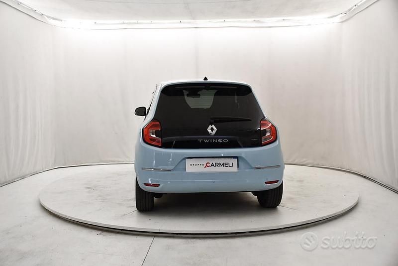 Usata Renault Twingo Techno 60 kW (82 CV) 2022 Blu shopping Utilitaria