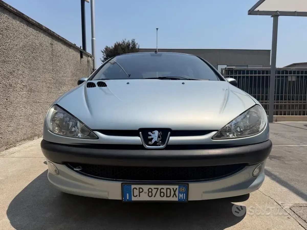 Usata Peugeot 206 88 CV (64 kW) 2004 Bluazzurro Berlina