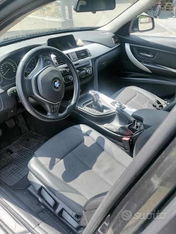 Usata BMW 318 150 CV (110 kW) 2016 Nero Station wagon