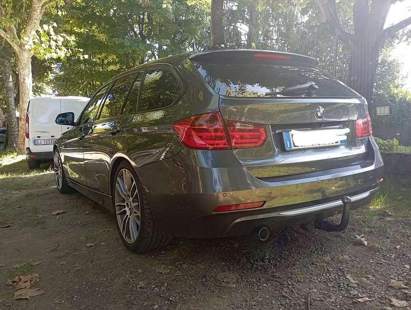 Usata BMW 318 Sport Line 143 CV (105 kW) 2014 Grigio Station wagon