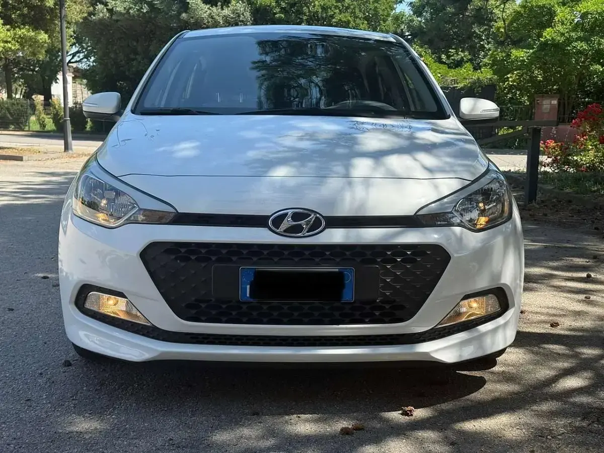 Usata Hyundai i20 Classic 73 CV (53 kW) 2017 Bianco Utilitaria