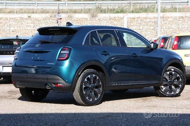 Nuova Fiat 600 La Prima 136 CV (100 kW) 2025 Nero SUV