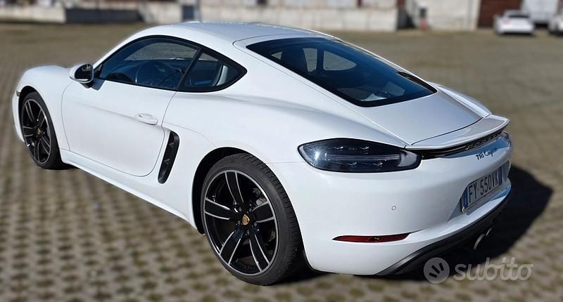 Usata Porsche 718 Cayman 300 CV (220 kW) 2018 Bianco Coupé