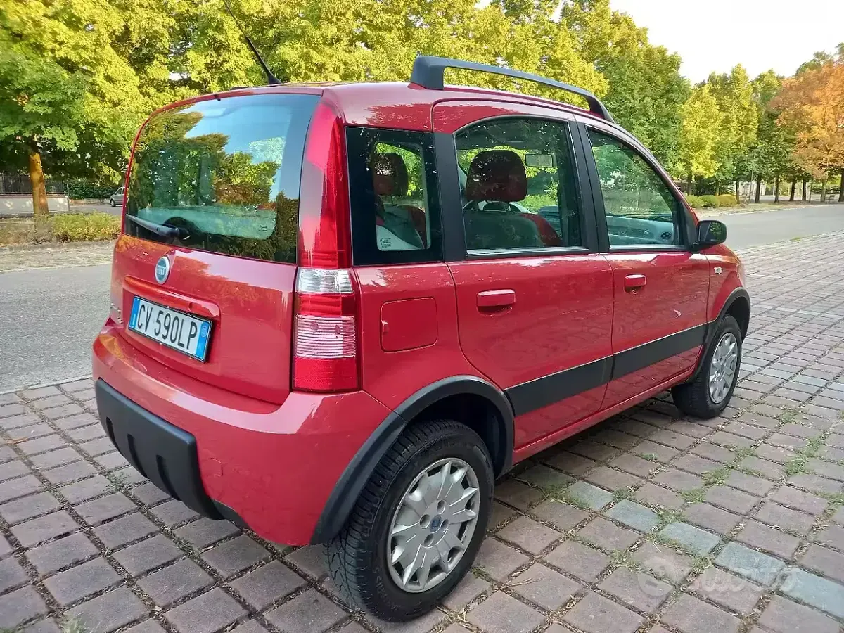 Usata Fiat Panda 4x4 60 CV (44 kW) 2005 Rosso Utilitaria