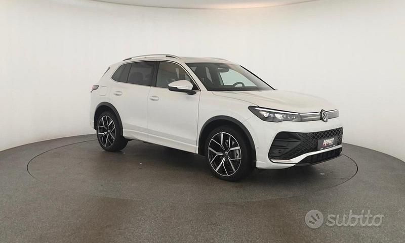 Usata VW Tiguan R-line 150 CV (110 kW) 2025 Bianco SUV