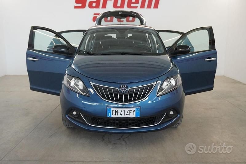 Usata Lancia Ypsilon Gold 69 CV (50 kW) 2023 Blu Utilitaria
