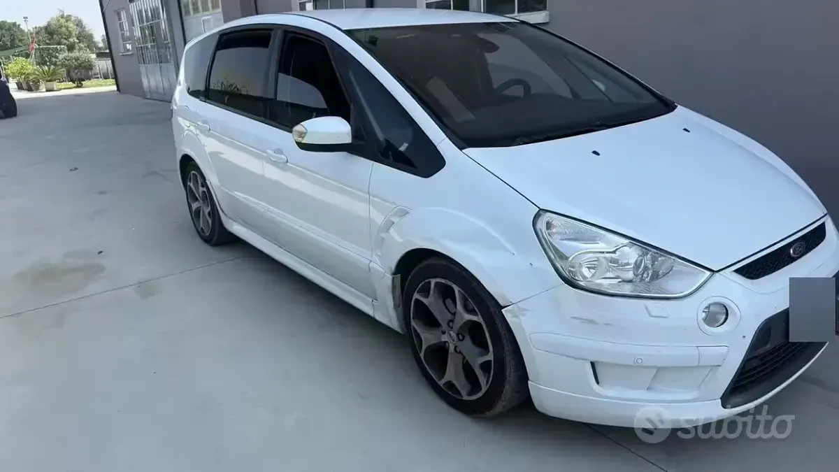 Usata Ford S-MAX Titanium 140 CV (102 kW) 2007 Bianco Monovolume