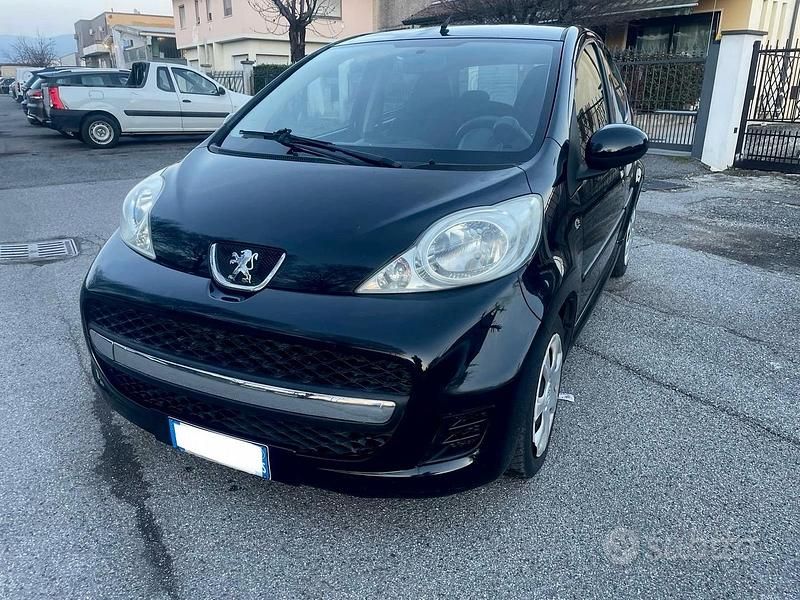 Usata Peugeot 107 68 CV (50 kW) 2009 Nero Utilitaria
